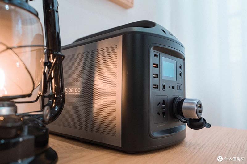 1000 watt power station