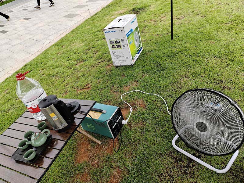 portable rechargeable power source